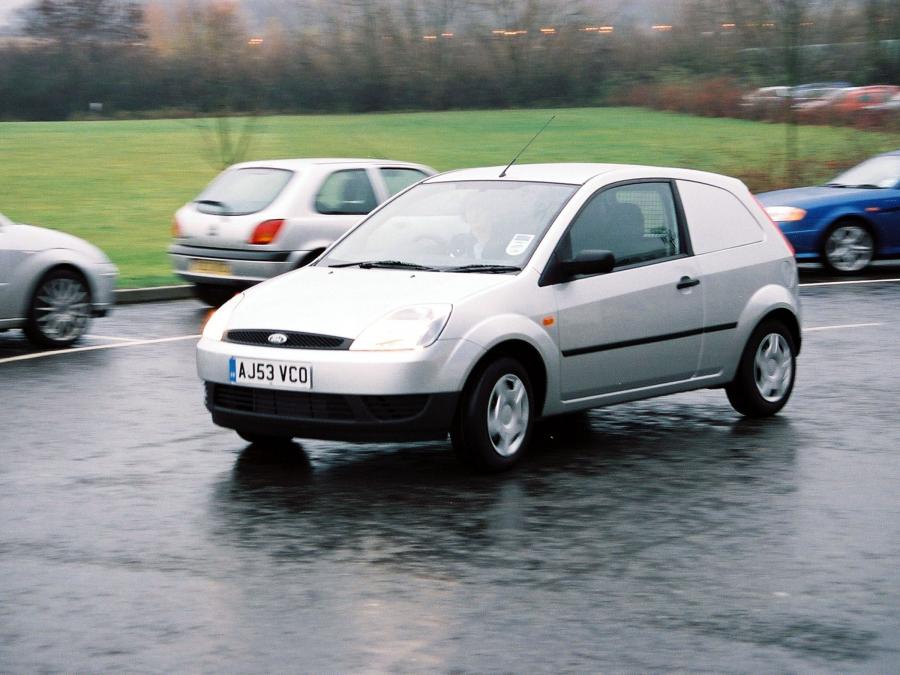  Ford Fiesta Van 2003 года  (фото 5 из 11)